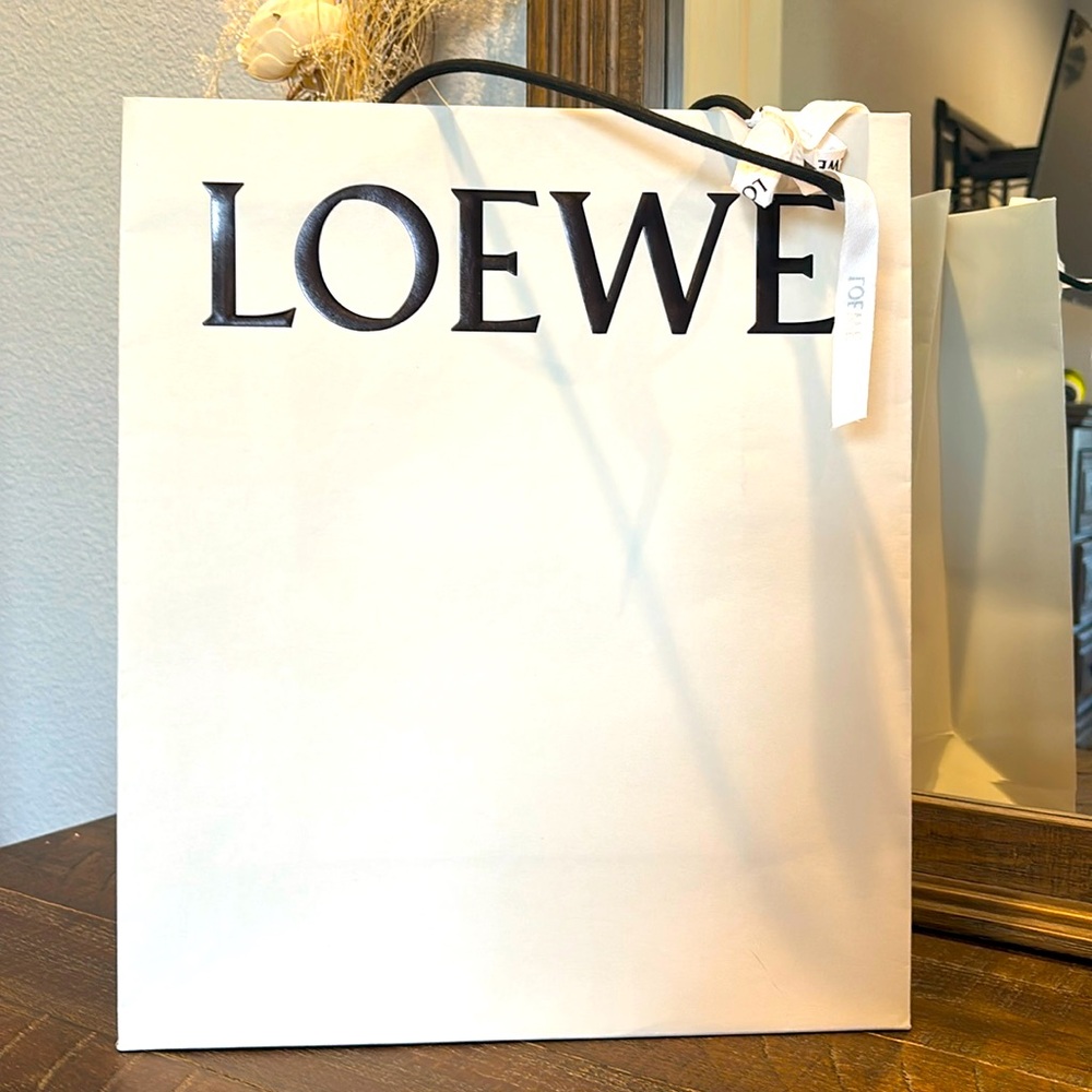 Loewe large shopping bag in excellent‎ used condition.